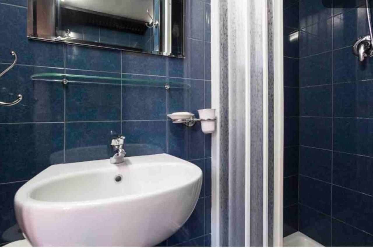 Via Dei Prefettiapartment * Rome